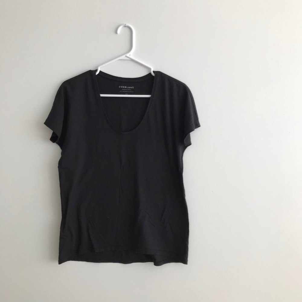 Everlane U-Neck T-Shirt